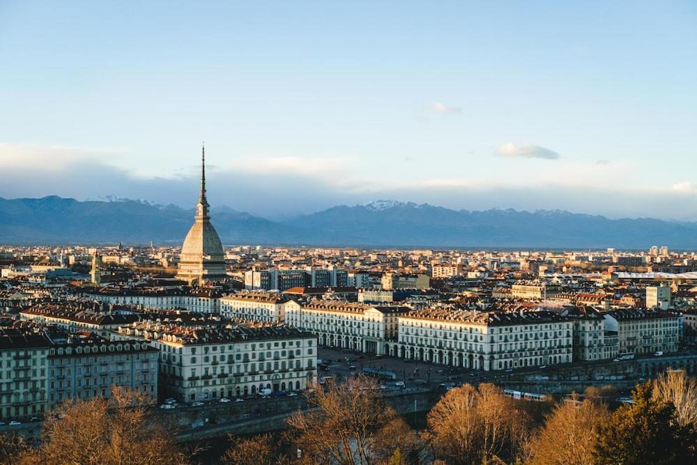 Spacious And Stylish Apartment In The City Center Turin Extérieur photo